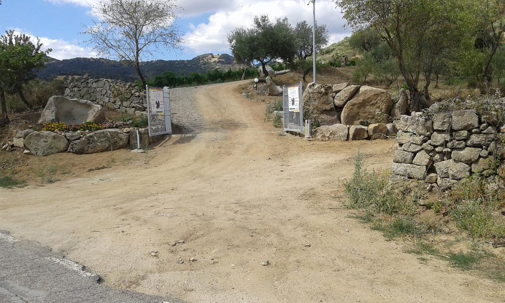 הוילה אוליאנה Agriturismo Locoe מראה חיצוני תמונה